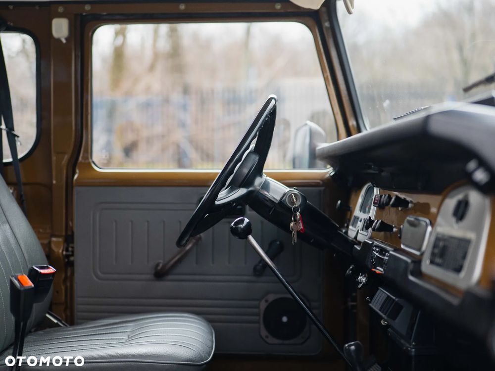 Toyota Land Cruiser - 18