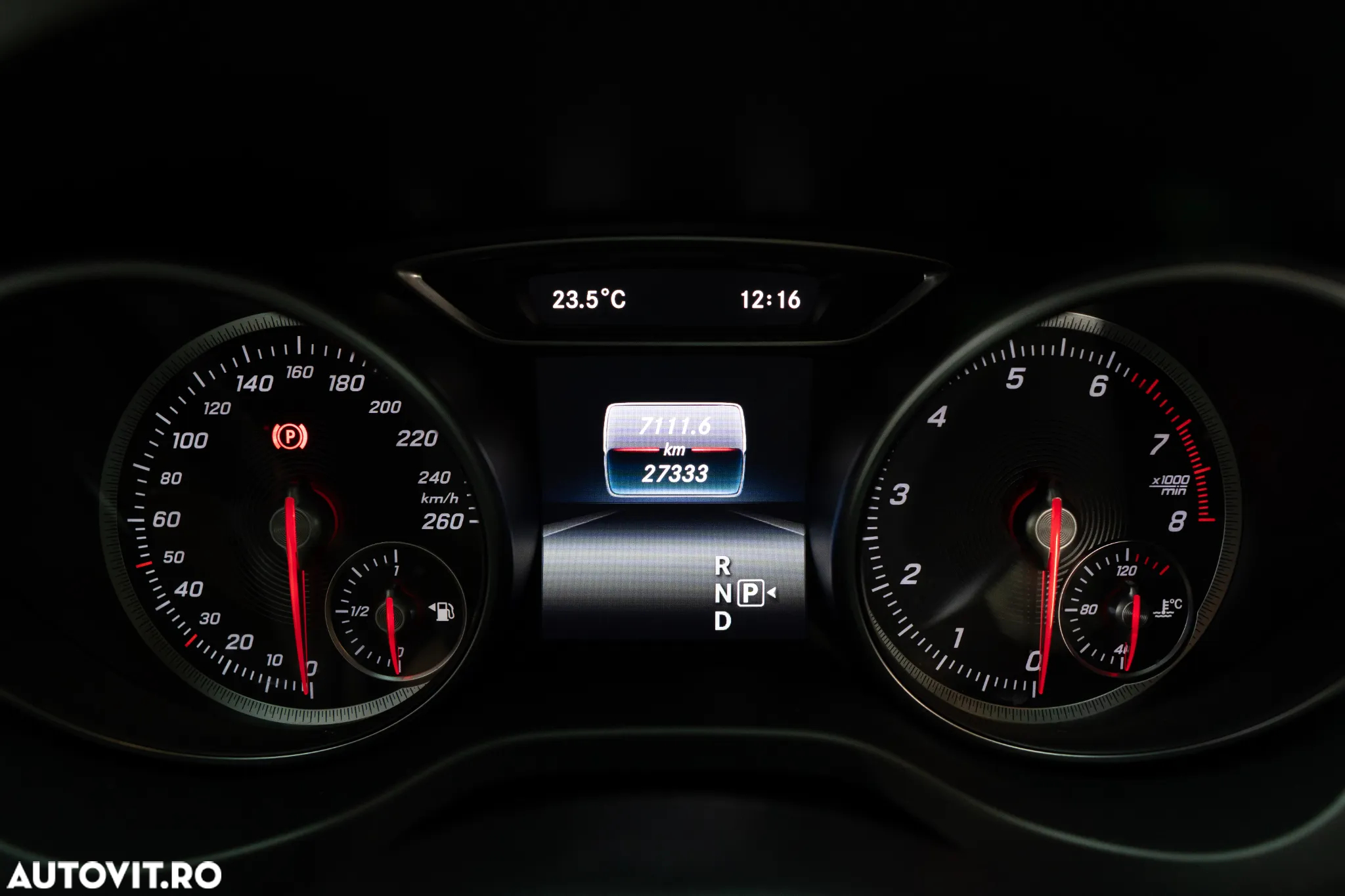 Mercedes-Benz GLA - 13