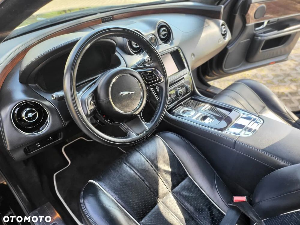 Jaguar XJ - 20