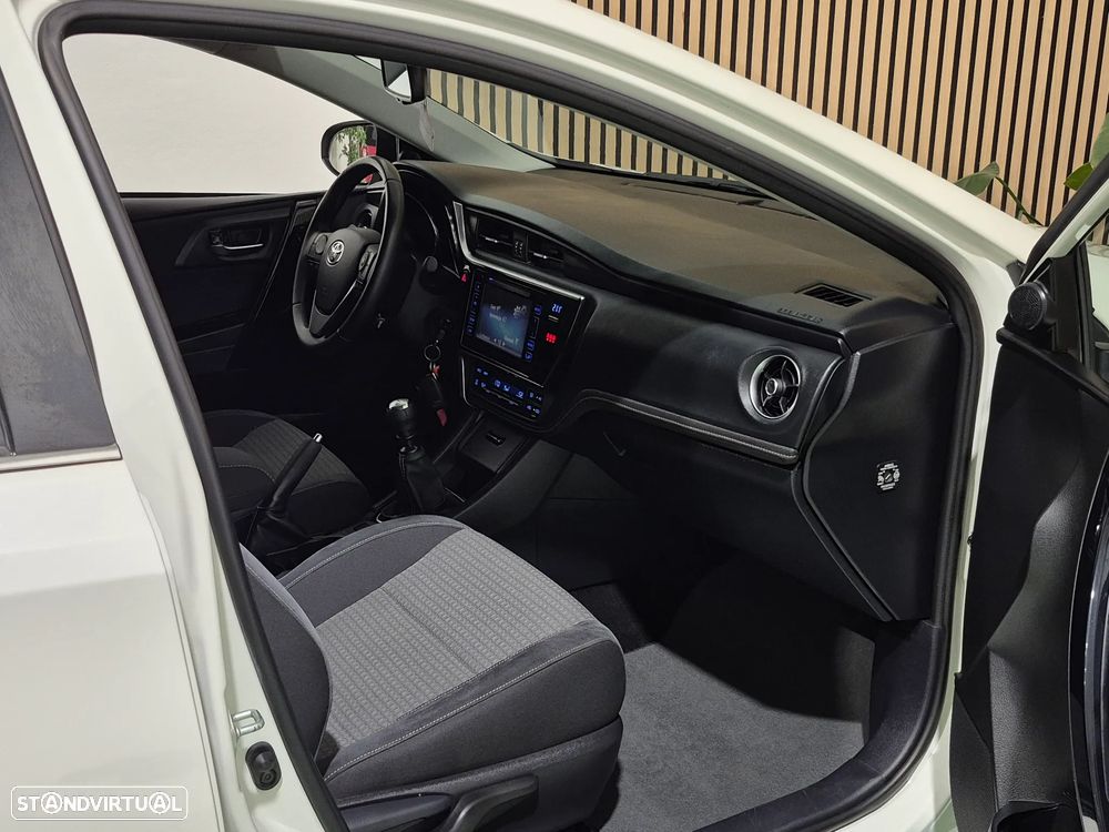 Toyota Auris 1.2T Comfort+Pack Techno+P.Sport - 29