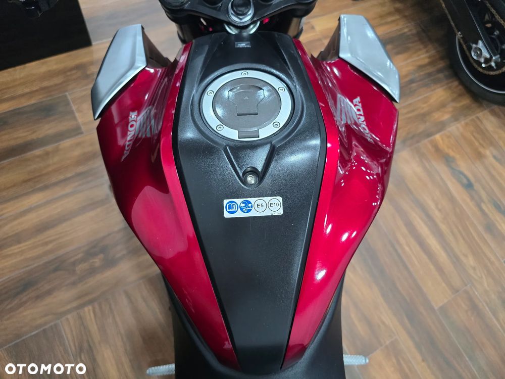 Honda CB - 18