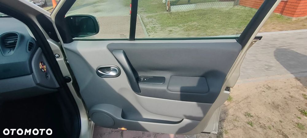 Renault Grand Scenic 1.6 16V Dynamique - 10