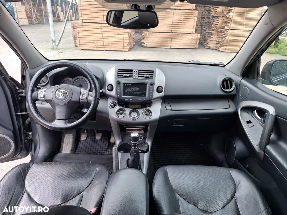 Toyota RAV4 2.2 D-4D Luxury - 6
