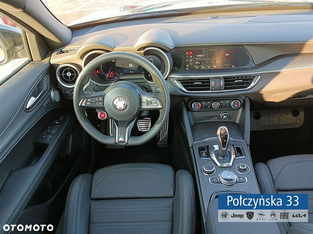 Alfa Romeo Stelvio - 32