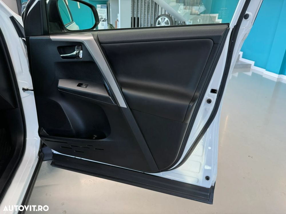 Toyota RAV4 2.5 4x4 Hybrid Executive - 25