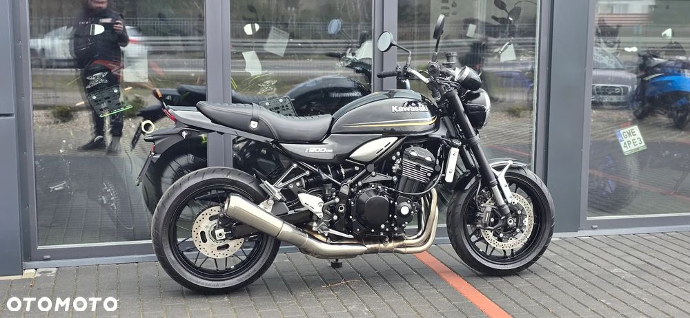 Kawasaki Z 900 RS - 4