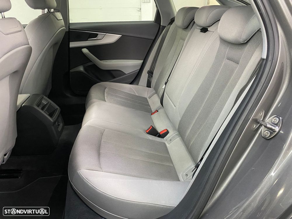Audi A4 Avant 35 TDI Fleet Edition S tronic - 9