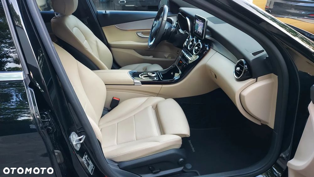 Mercedes-Benz Klasa C 200 4-Matic 9G-TRONIC - 14