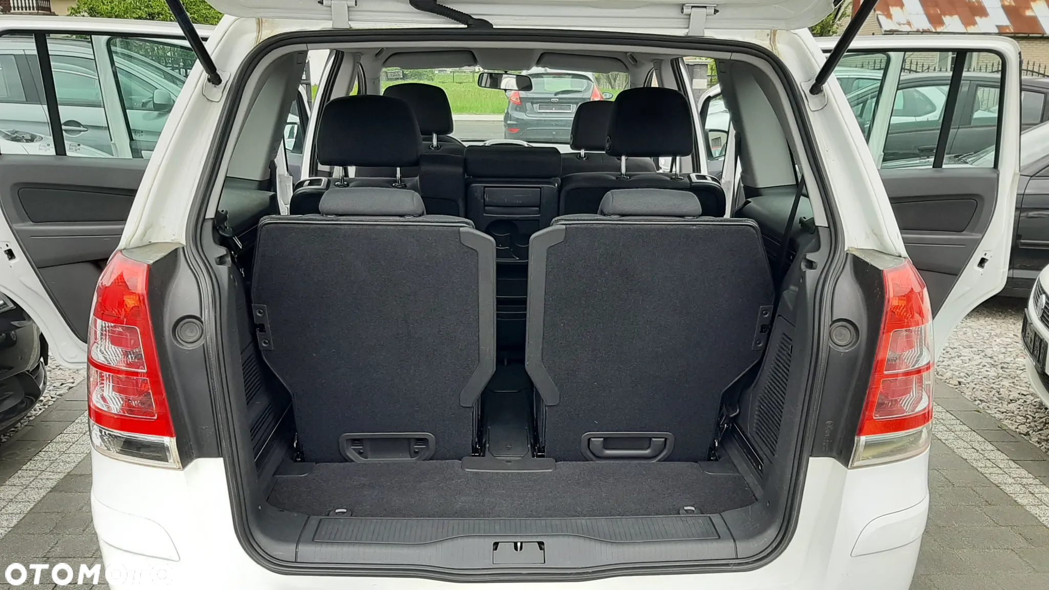Opel Zafira 1.6 - 9