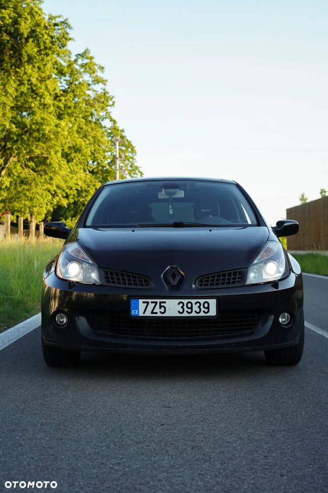 Renault Clio Sport F1-Team R27 - 9
