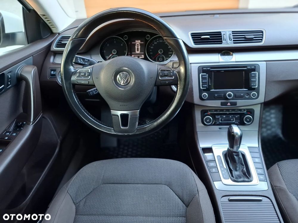 Volkswagen Passat 2.0 TDI DPF DSG Comfortline - 14