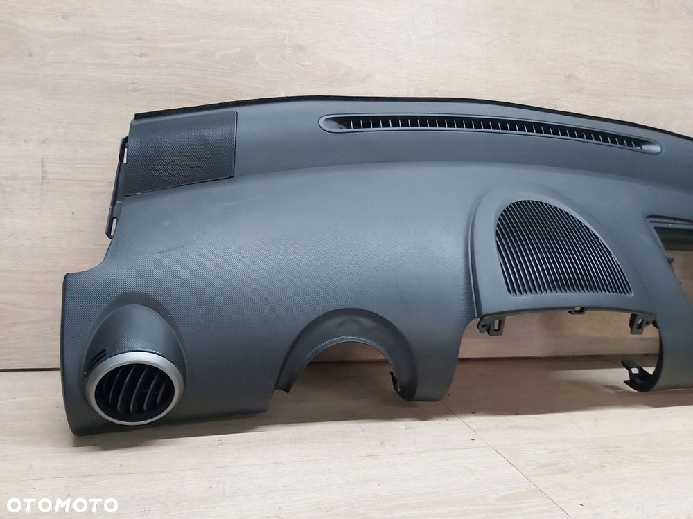 Toyota AYGO I 05-13 Deska rozdzielcza kokpit - 2