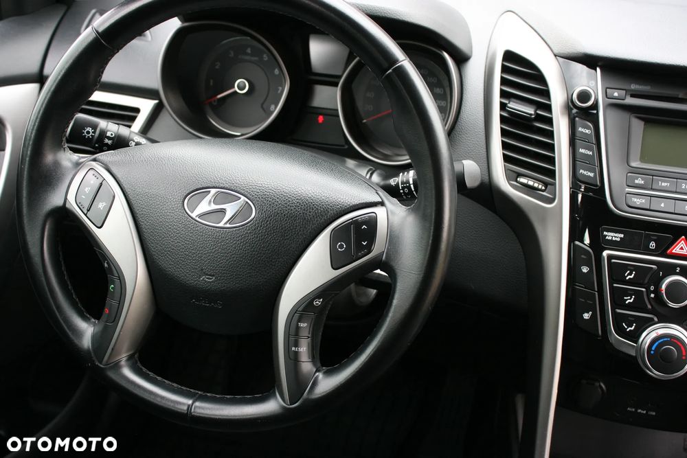 Hyundai i30 1.4 Fifa World Cup Edition - 30