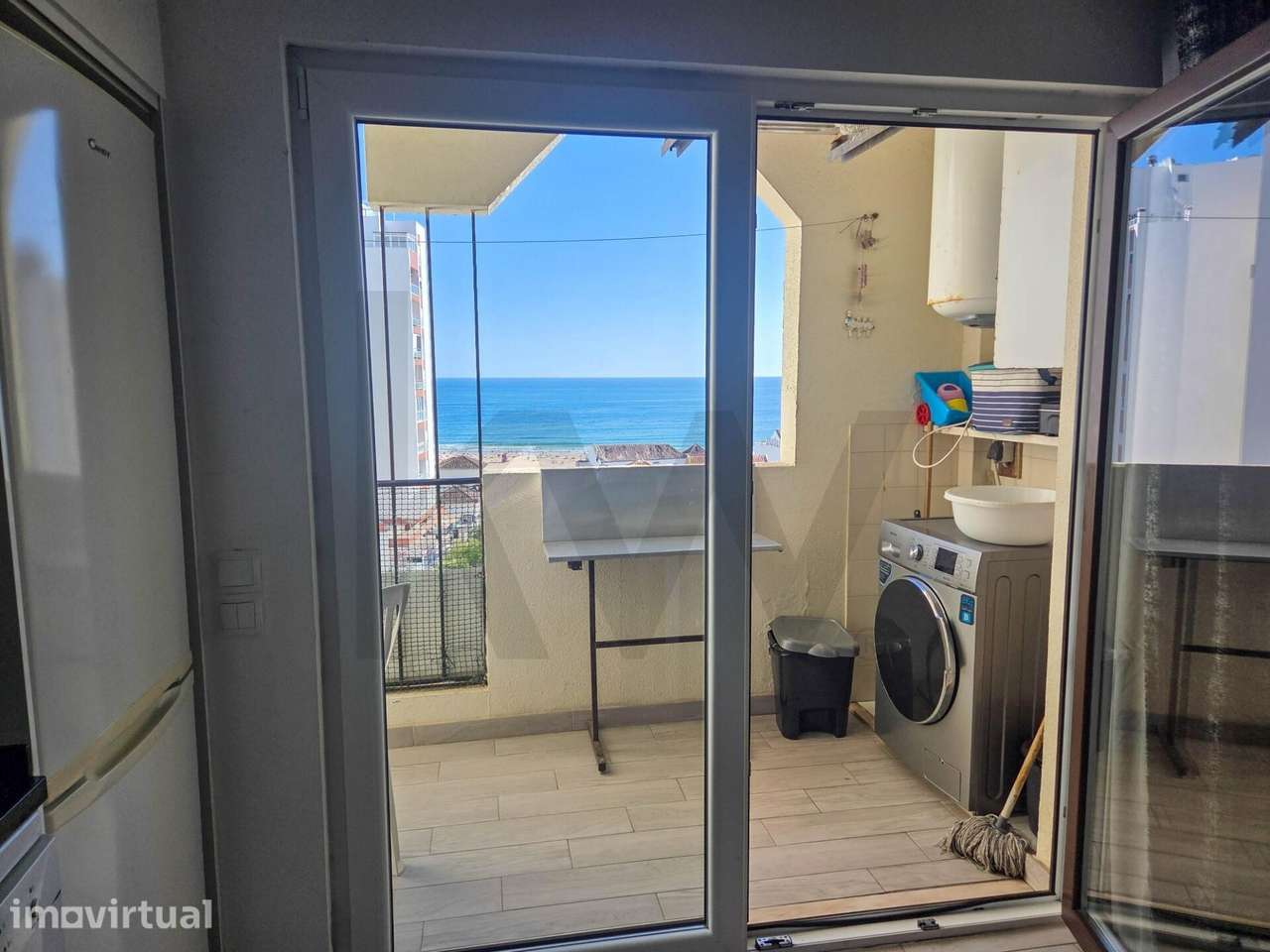 Apartamento T1+1 com vista para o mar, a 3 minutos a pé da Praia da Ro - Grande imagem: 3/26
