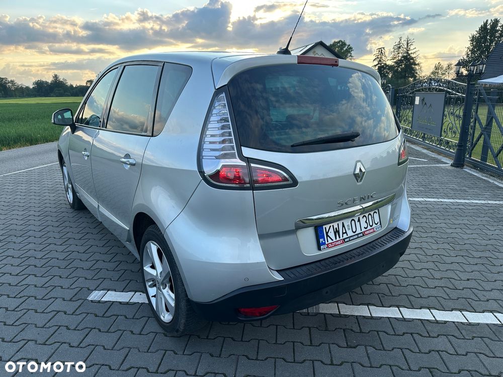 Renault Scenic 1.6 16V 110 Dynamique - 9