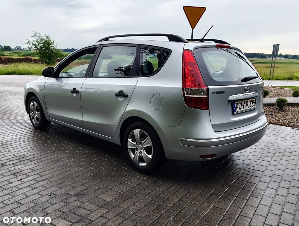 Hyundai i30 1.4 Base + - 8