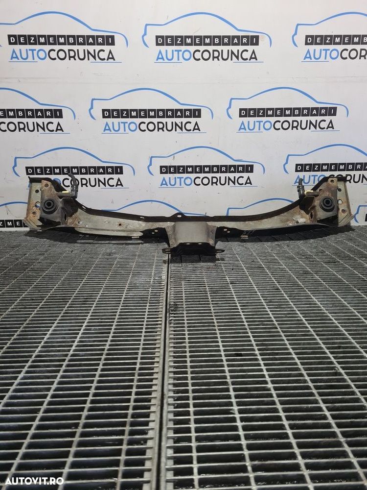 Trager Mitsubishi Outlander 2007 - 2012 SUV 4 Usi (931) - 2