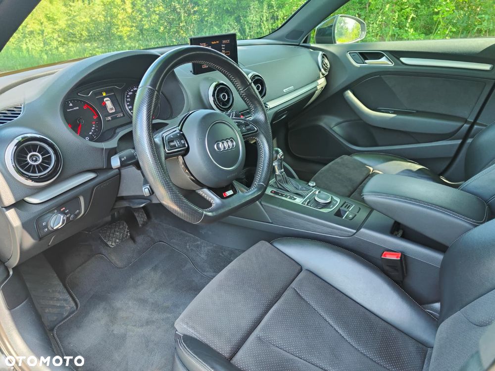 Audi A3 Sportback 2.0 TDI (clean diesel) quattro S tronic S line Sportpaket - 13