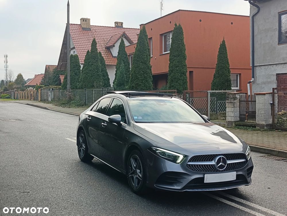 Mercedes-Benz Klasa A 250 e 8G-DCT AMG Line - 4