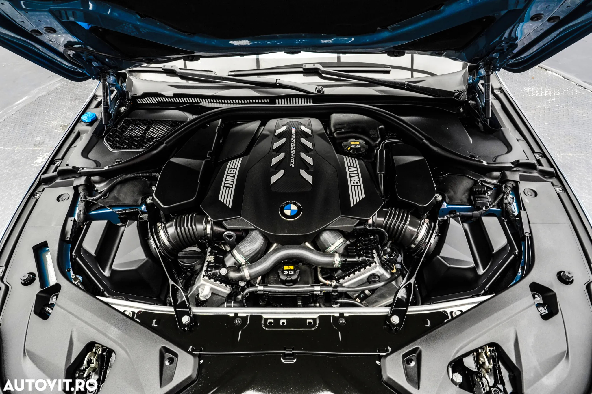 BMW M8 M850i xDrive AT - 35