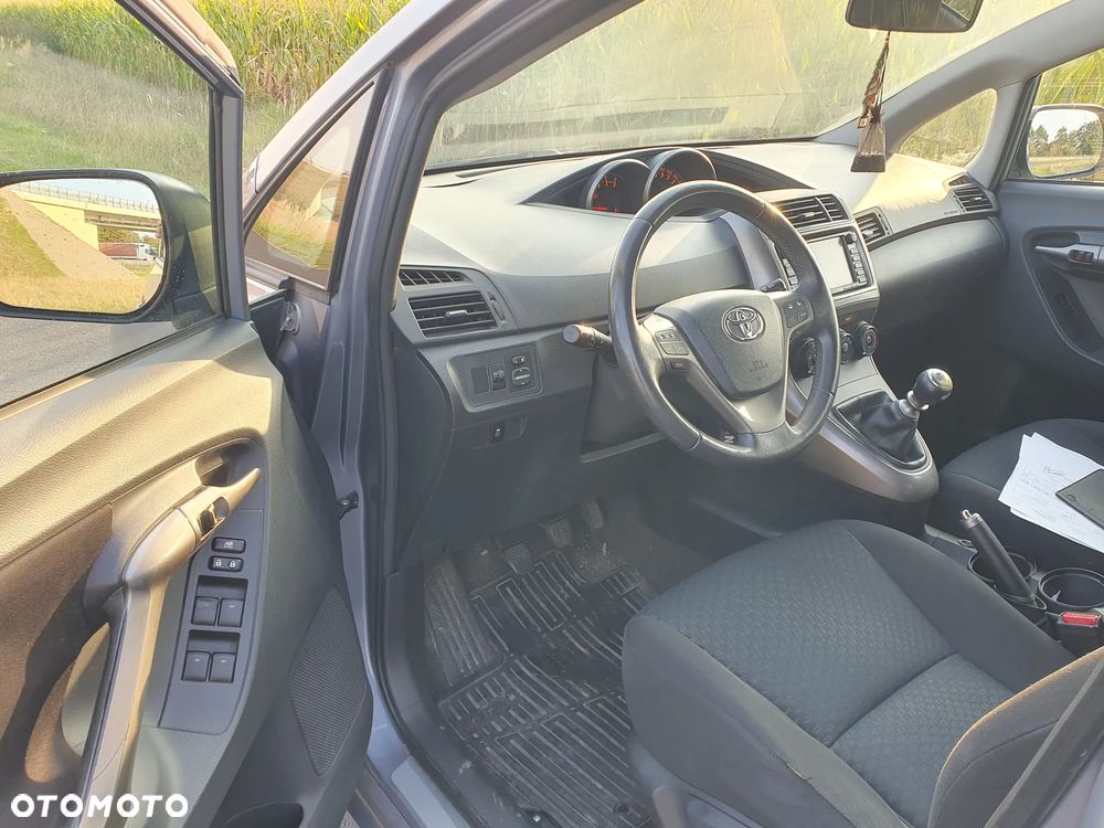 Toyota Verso - 8