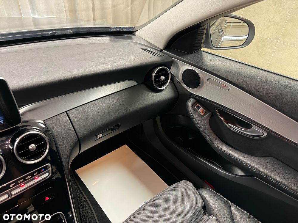 Mercedes-Benz Klasa C 180 7G-TRONIC - 28