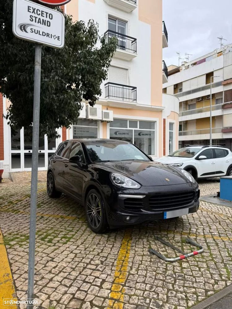 Porsche Cayenne S E-Hybrid — fotografia 3