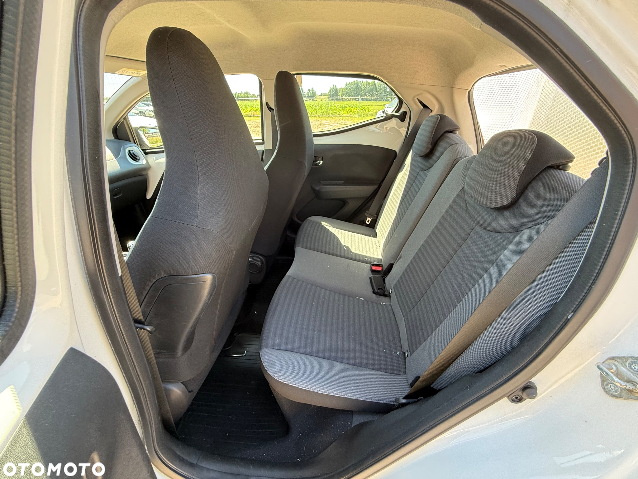 Toyota Aygo x.shift x-play connect - 19