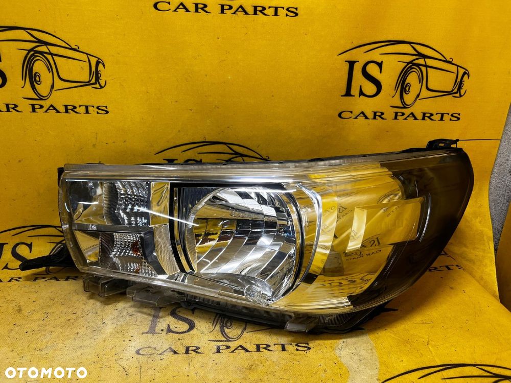 LAMPA REFLEKTOR PRZÓD PRZEDNIA LEWY LEWA TOYOTA HILUX VIII 2020 - 1