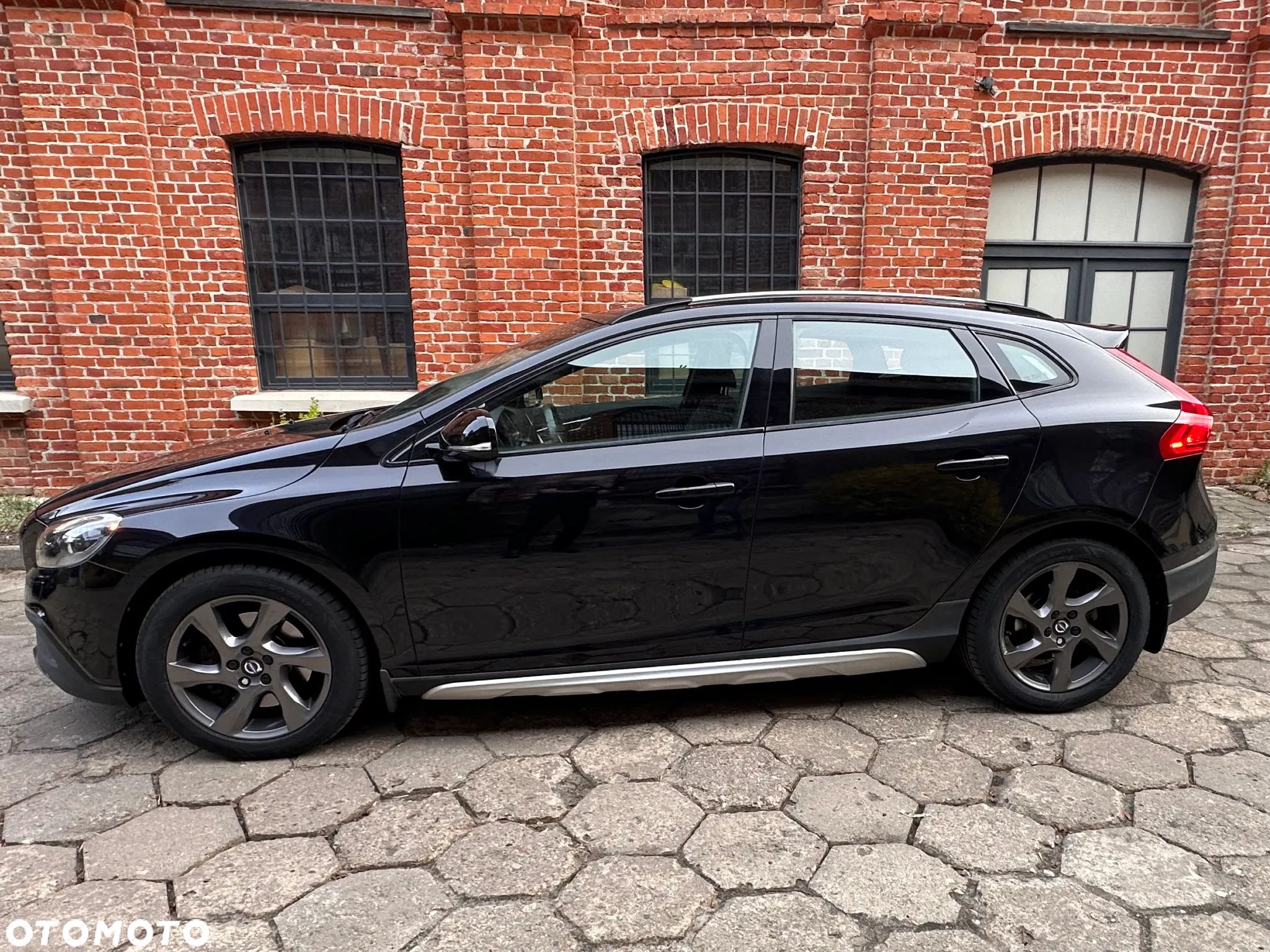 Volvo V40 Cross Country T4 AWD Momentum - 1