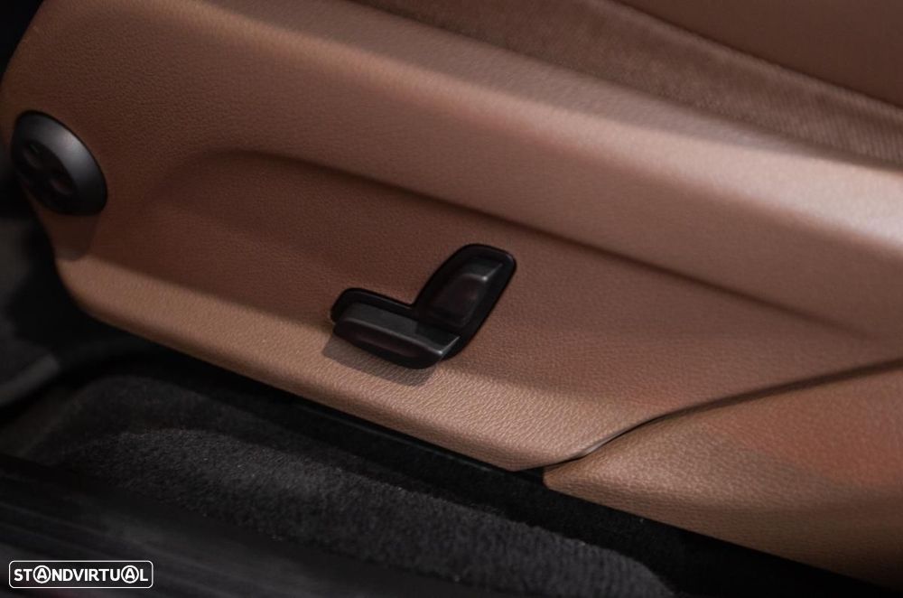 Mercedes-Benz E 220 d Avantgarde - 37