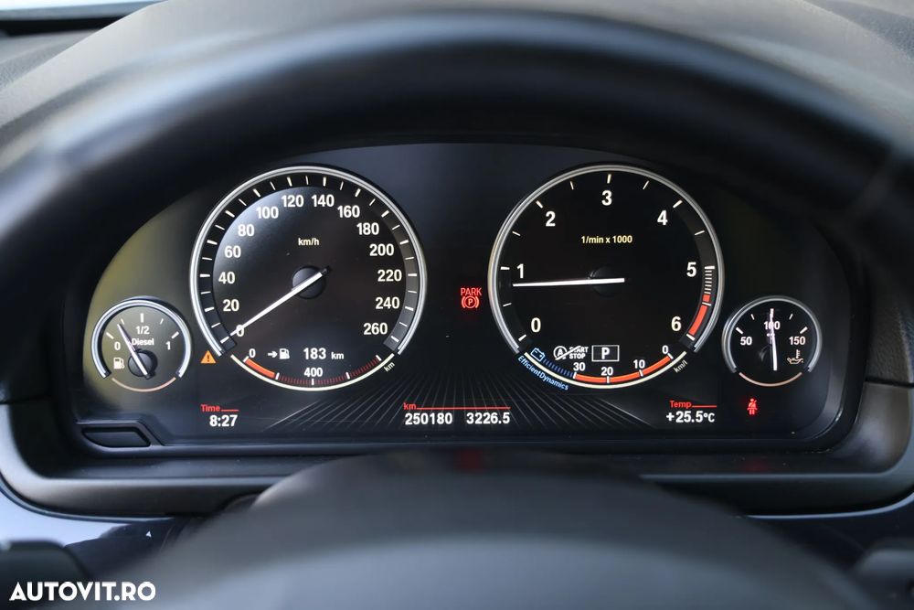 BMW Seria 5 518d Aut. - 26