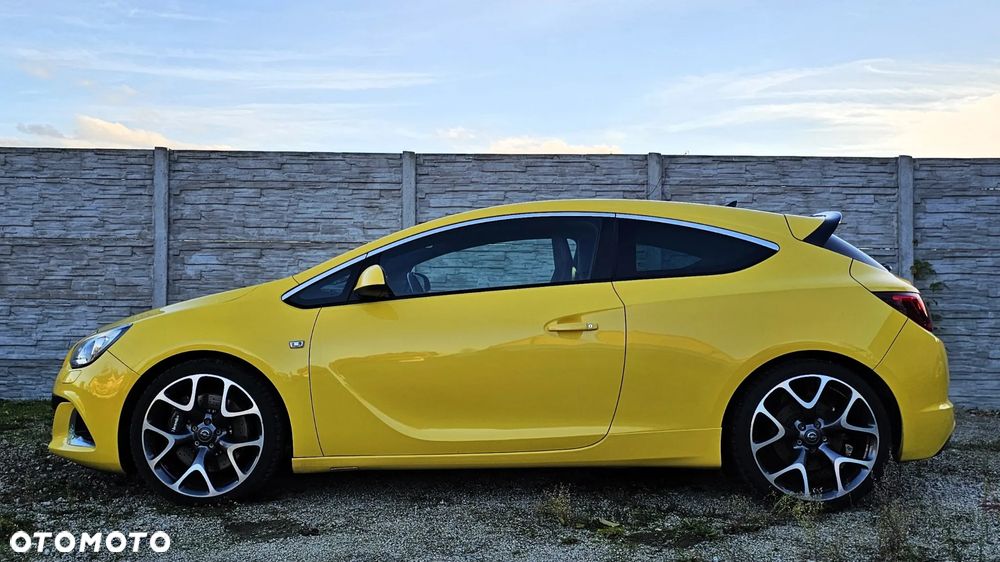 Opel Astra IV GTC OPC - 8