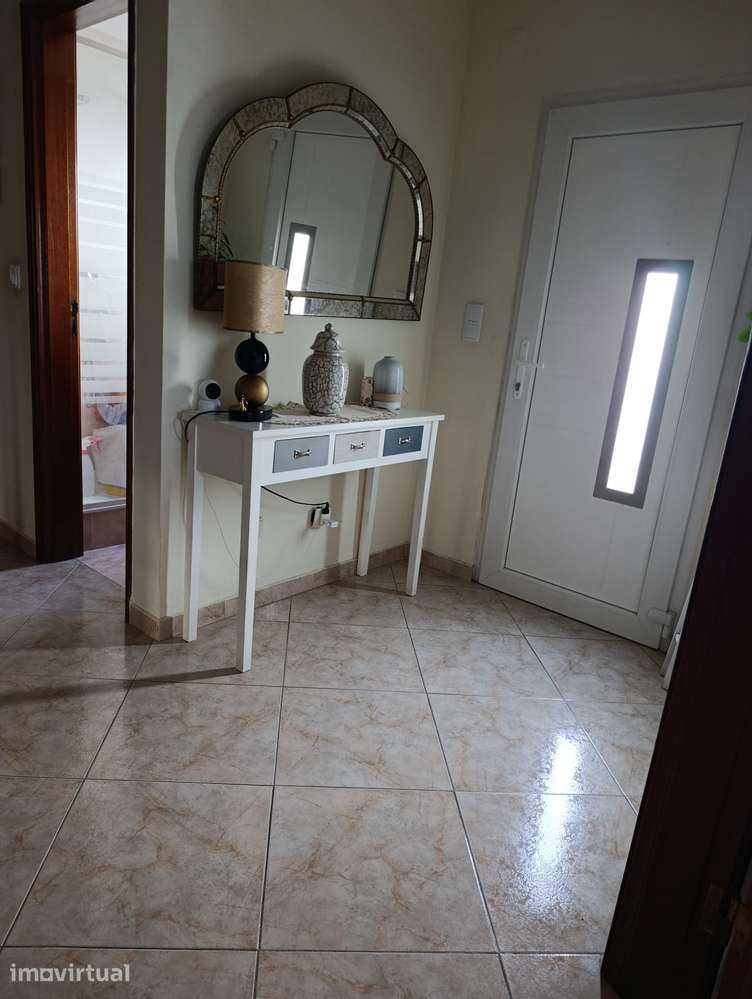 Mouradia Geminada em Lote 500mt , Sala.Coz.Quarto em Suite 25mts. 4WC. - Grande imagem: 5/33
