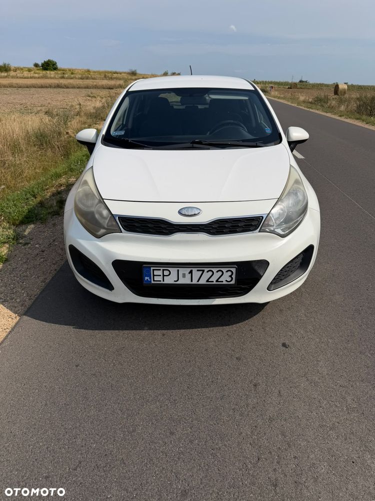 Kia Rio 1.2 L - 1