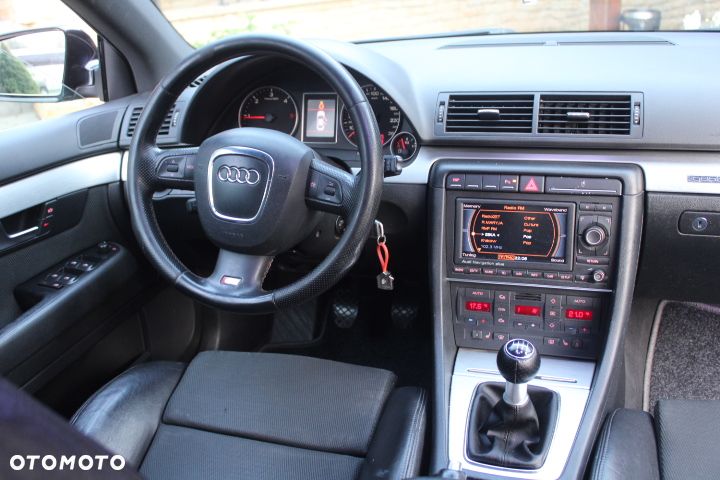 Audi A4 Avant 2.0 TDI DPF quattro S line Sportpaket (plus) - 38