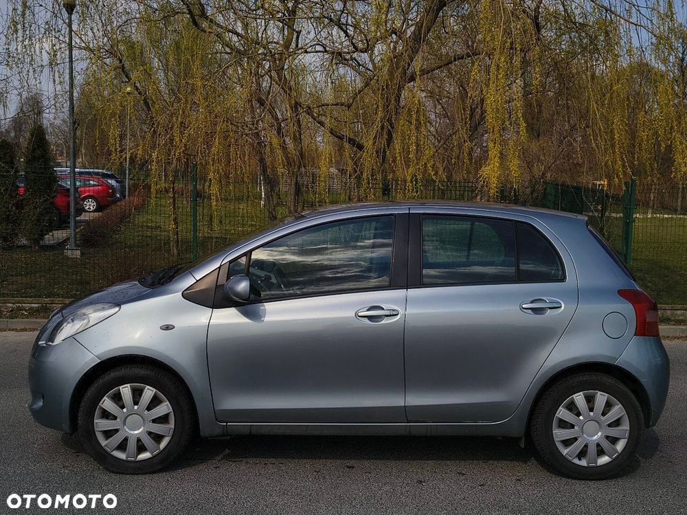 Toyota Yaris 1.0 Luna - 4