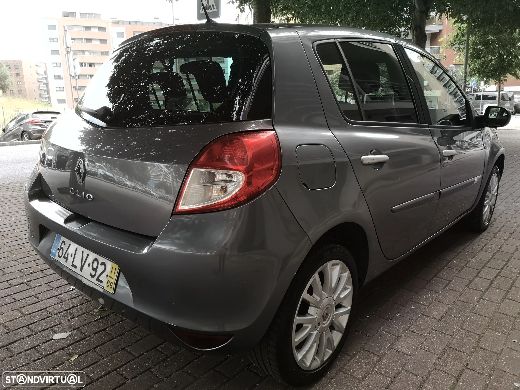 Renault Clio 1.2 16V Dynamique S - 4