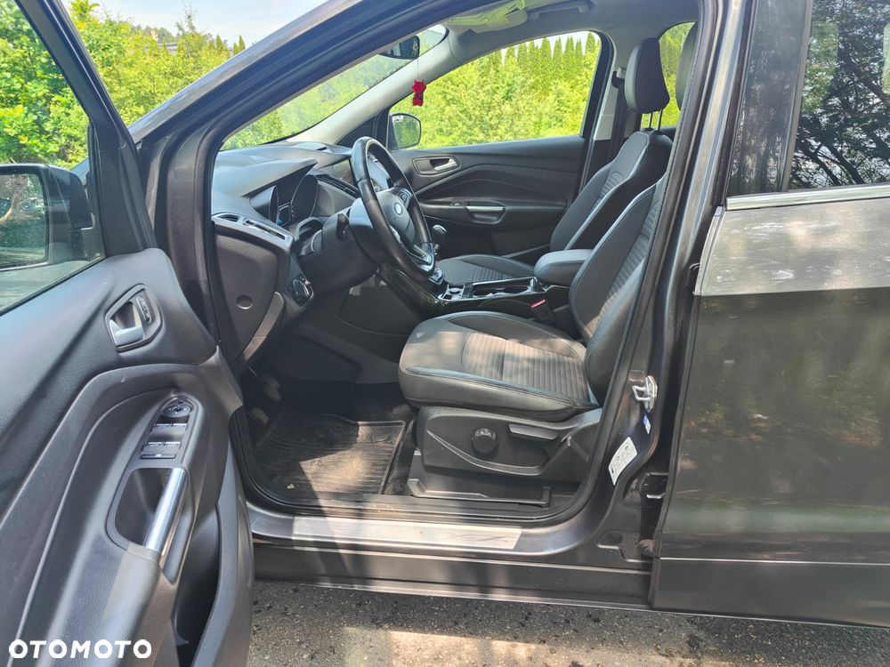 Ford Kuga - 12