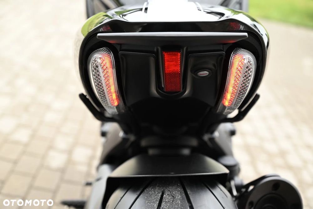 Ducati Diavel - 14