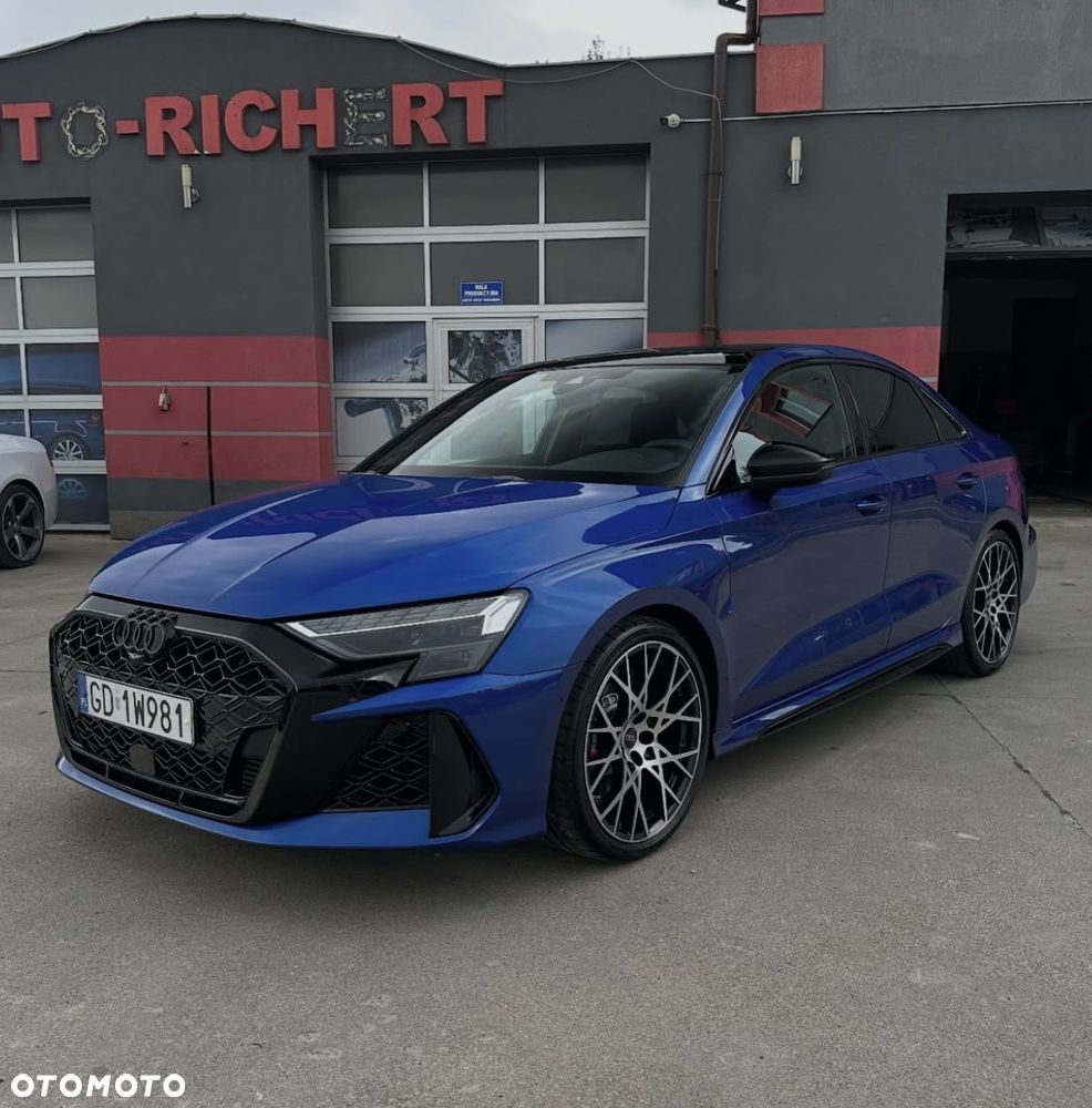 Audi RS3 Limousine - 3