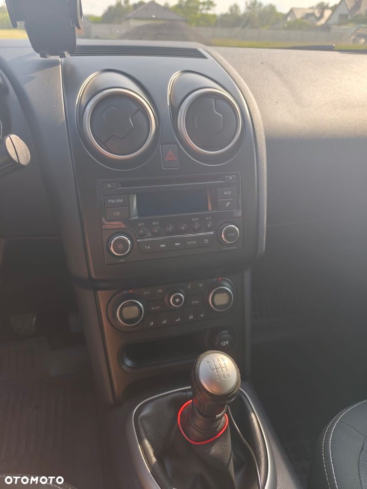 Nissan Qashqai 2.0 dCi DPF tekna - 9