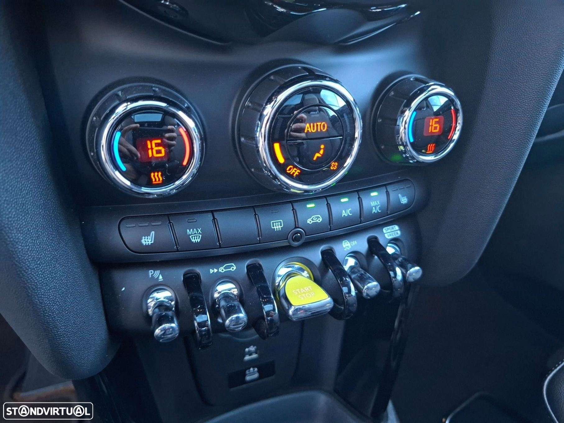 MINI 3 Portas Cooper SE Collection 2021 - 21