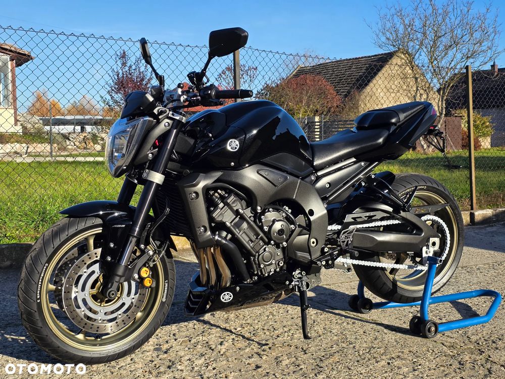 Yamaha FZ - 8