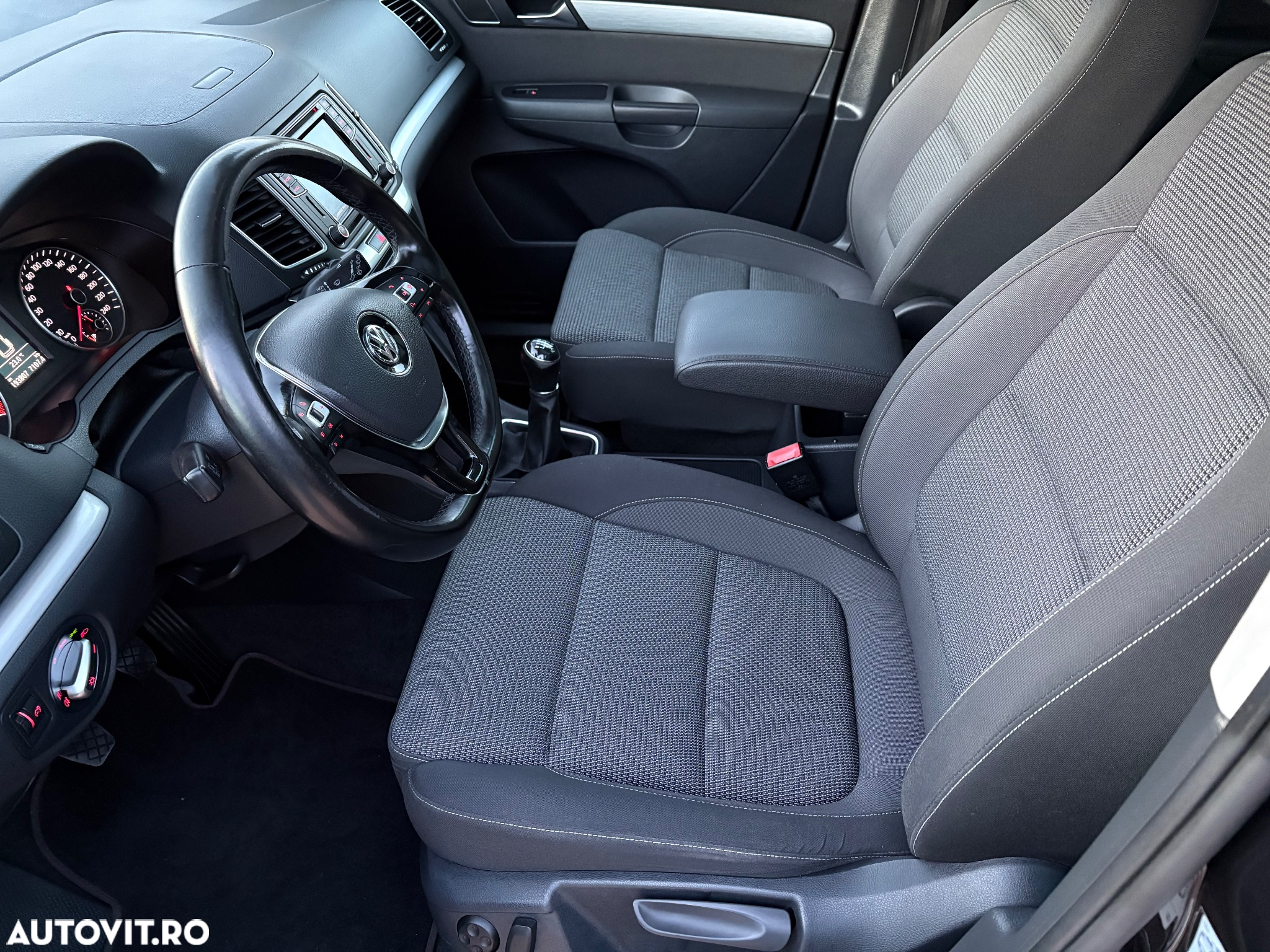 Volkswagen Sharan 2.0 TDI (BlueMotion Technology) Comfortline - 8