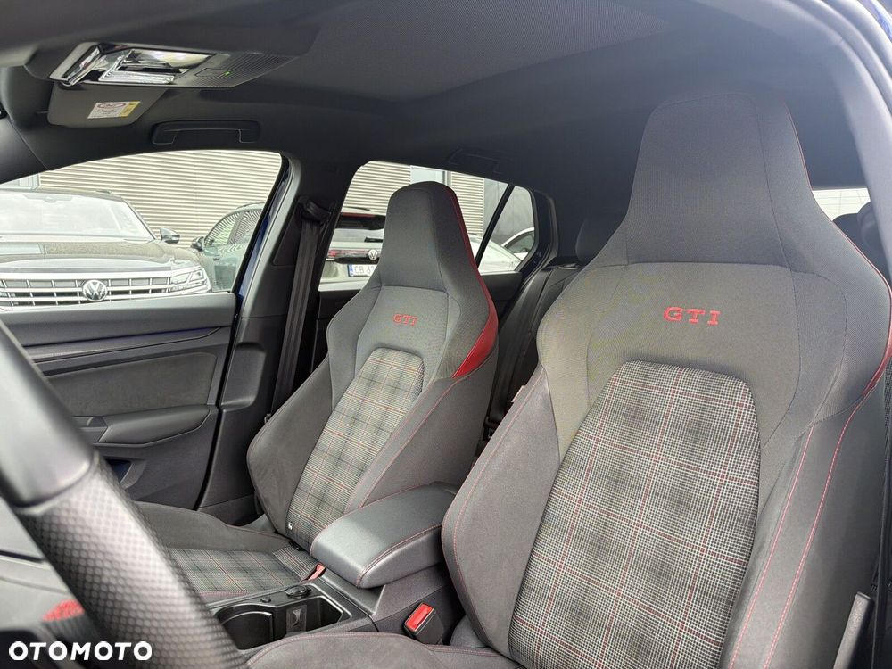 Volkswagen Golf - 12