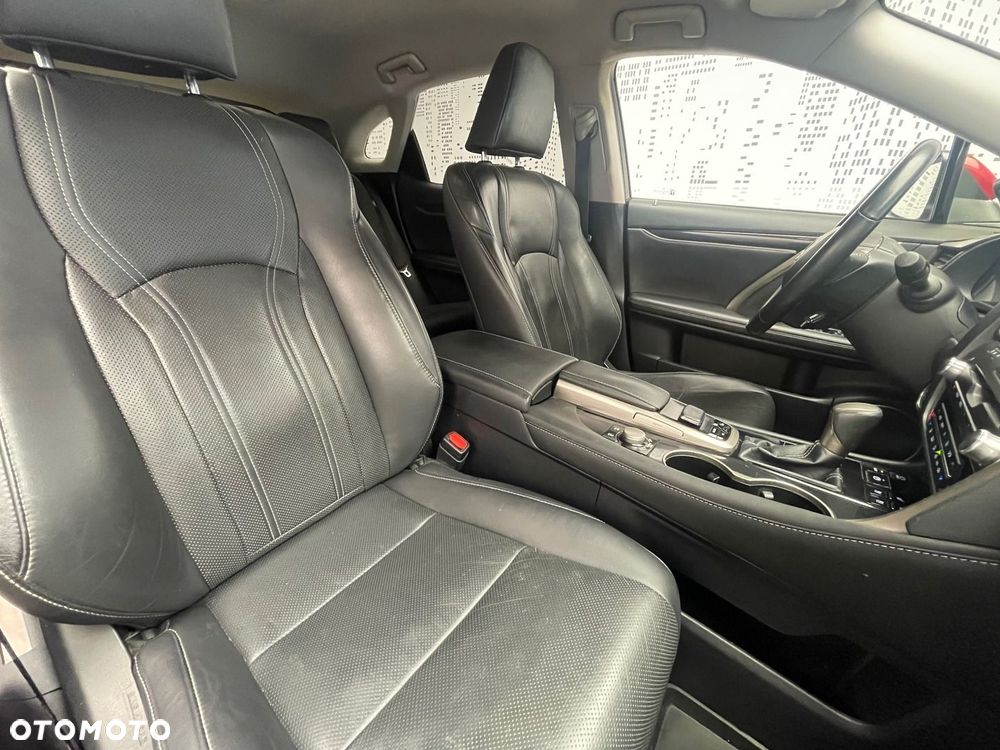 Lexus RX - 8