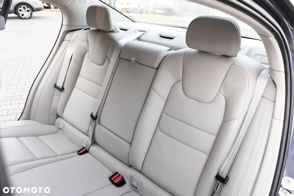 Volvo S60 B4 B Plus Bright - 33