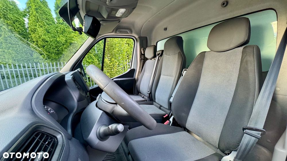 Renault Renault Master kontener Rampa Izoterma najazd WINDA 3 miejsca izolowany budka na rama 6EP 8EP - 16