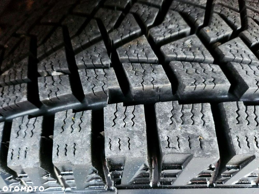 Toyota Land Cruiser - 19